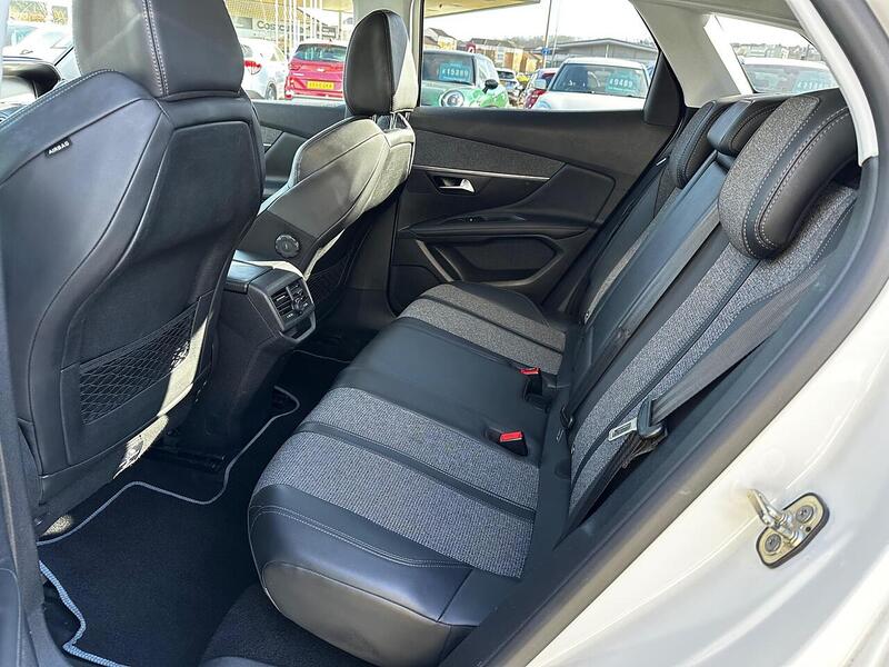 Used Peugeot 3008 2018 for sale - 77947083: Photo 12