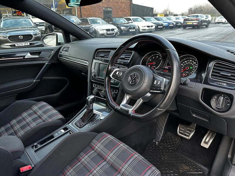 Used Volkswagen Golf 2017 for sale - 77365332: Photo 10