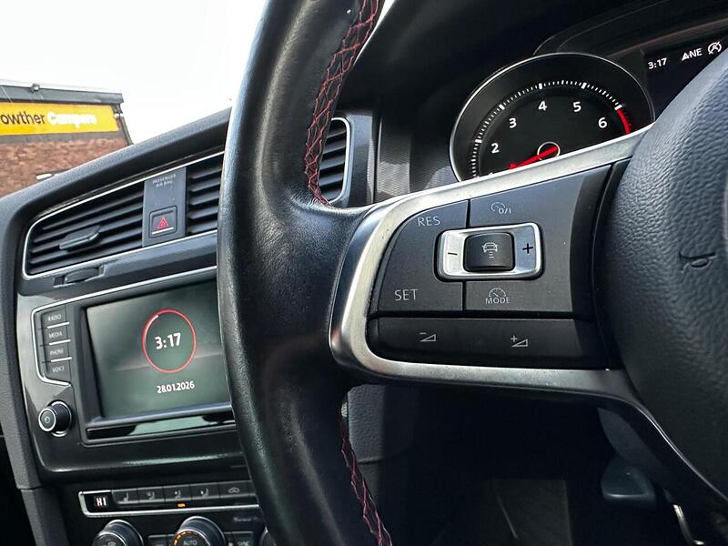 Used Volkswagen Golf 2017 for sale - 77365332: Photo 17