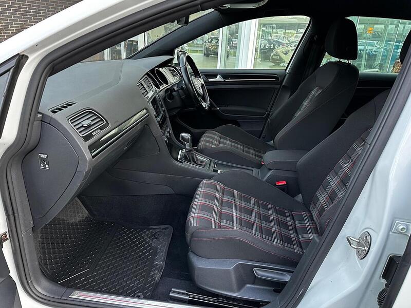 Used Volkswagen Golf 2017 for sale - 77365332: Photo 26