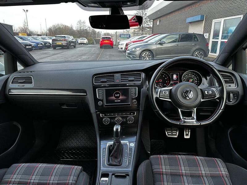 Used Volkswagen Golf 2017 for sale - 77365332: Photo 9