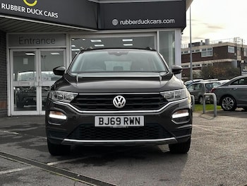 Used Volkswagen T-Roc 2019 for sale - 77132492: Photo