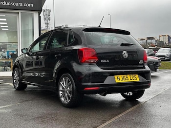 Used Volkswagen Polo 2015 for sale - 77418360: Photo