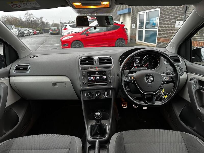 Used Volkswagen Polo 2015 for sale - 77418360: Photo 9