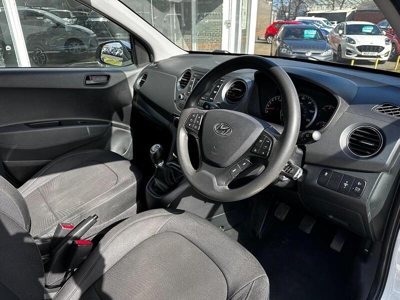 Used Hyundai i10 2017 for sale - 78065138: Photo 8