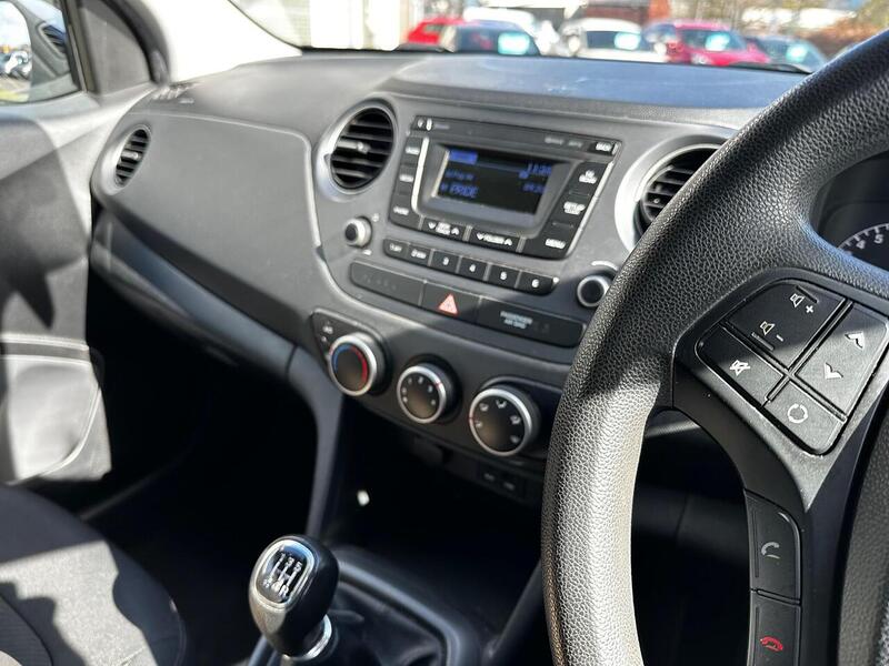 Used Hyundai i10 2017 for sale - 78065138: Photo 9