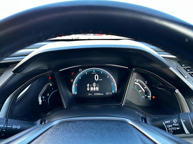 Used Honda Civic 2017 for sale - 77947090: Photo 19