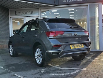 Used Volkswagen T-Roc 2020 for sale - 77132576: Photo