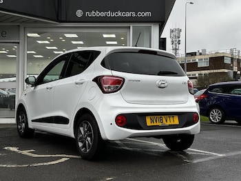 Used Hyundai i10 2018 for sale - 77132499: Photo
