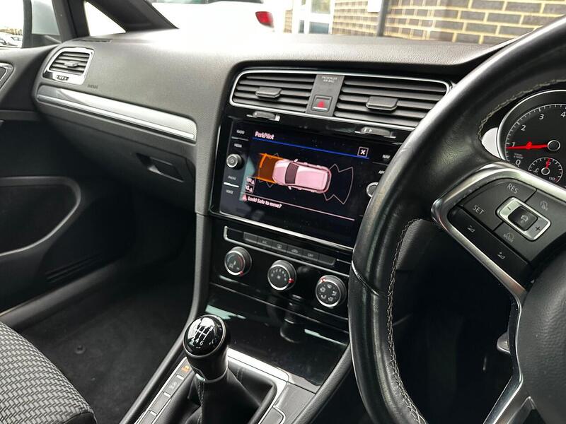 Used Volkswagen Golf 2018 for sale - 77132489: Photo 11