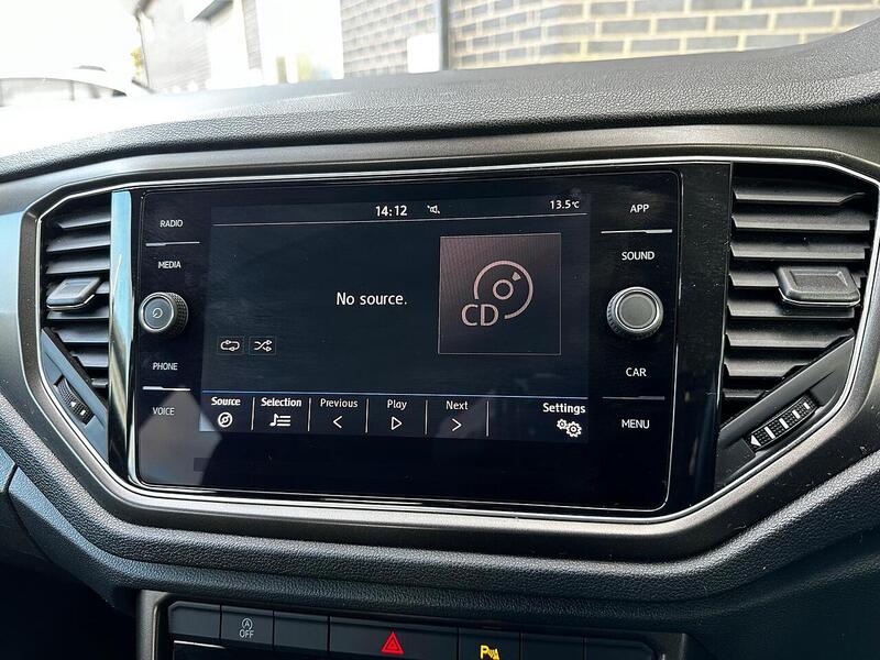 Used Volkswagen T-Roc 2018 for sale - 77132493: Photo 23