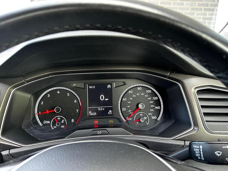 Used Volkswagen T-Roc 2018 for sale - 77132493: Photo 25