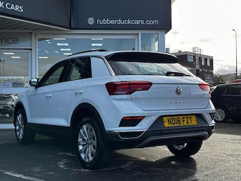 Used Volkswagen T-Roc 2018 for sale - 77132493: Photo