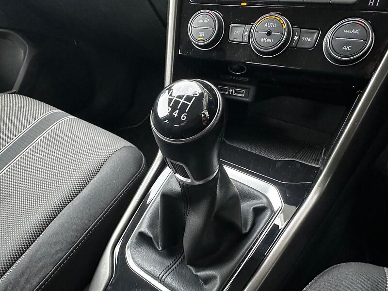 Used Volkswagen T-Roc 2018 for sale - 77132562: Photo 12