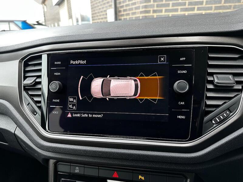 Used Volkswagen T-Roc 2018 for sale - 77132562: Photo 20