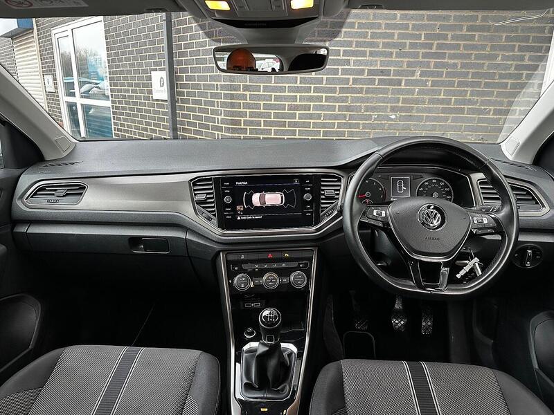 Used Volkswagen T-Roc 2018 for sale - 77132562: Photo 9