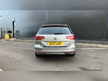 Used Volkswagen Passat 2017 for sale - 77537449: Photo