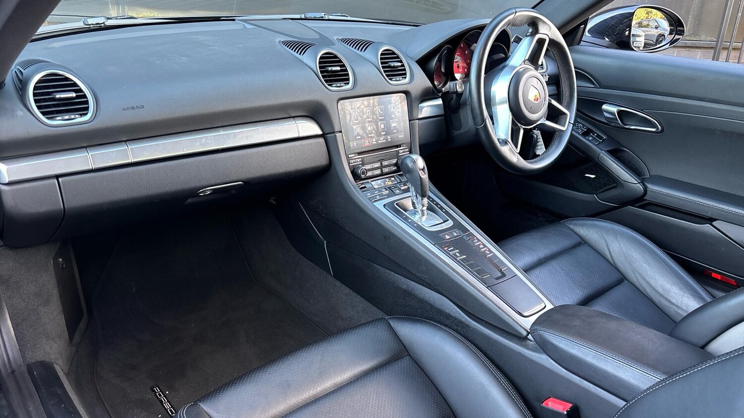 Used Porsche Cayman 2018 for sale - 76772805: Photo 10