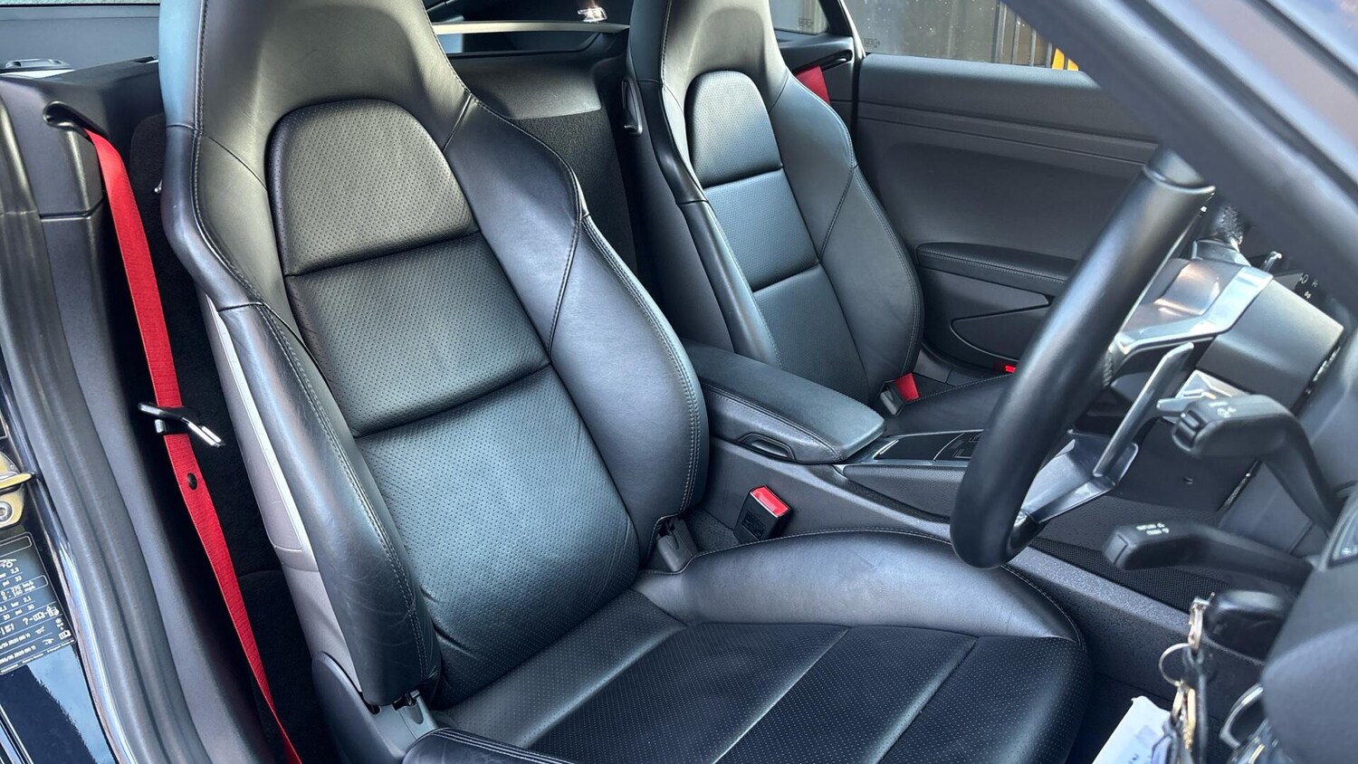 Used Porsche Cayman 2018 for sale - 76772805: Photo 16