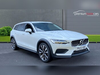 Used Volvo V60 Cross Country 2022 for sale - 77738733: Photo