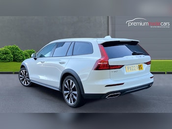 Used Volvo V60 Cross Country 2022 for sale - 77738733: Photo