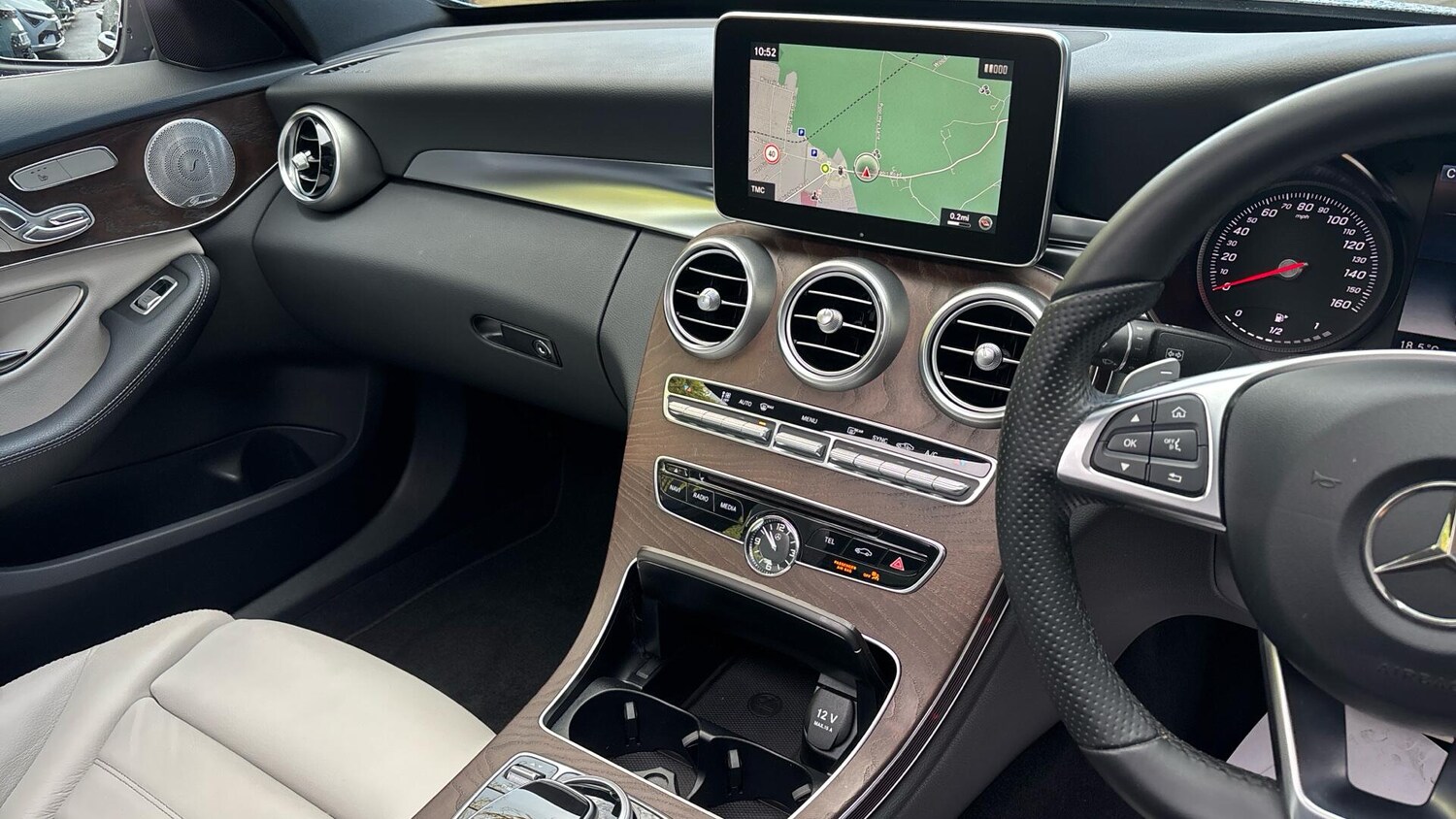 Used Mercedes-Benz C Class 2017 for sale - 76772797: Photo 8