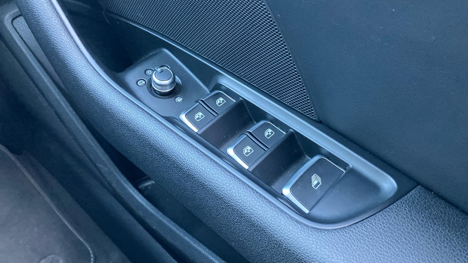 Used Audi A3 Cabriolet 2017 for sale - 77587201: Photo 18