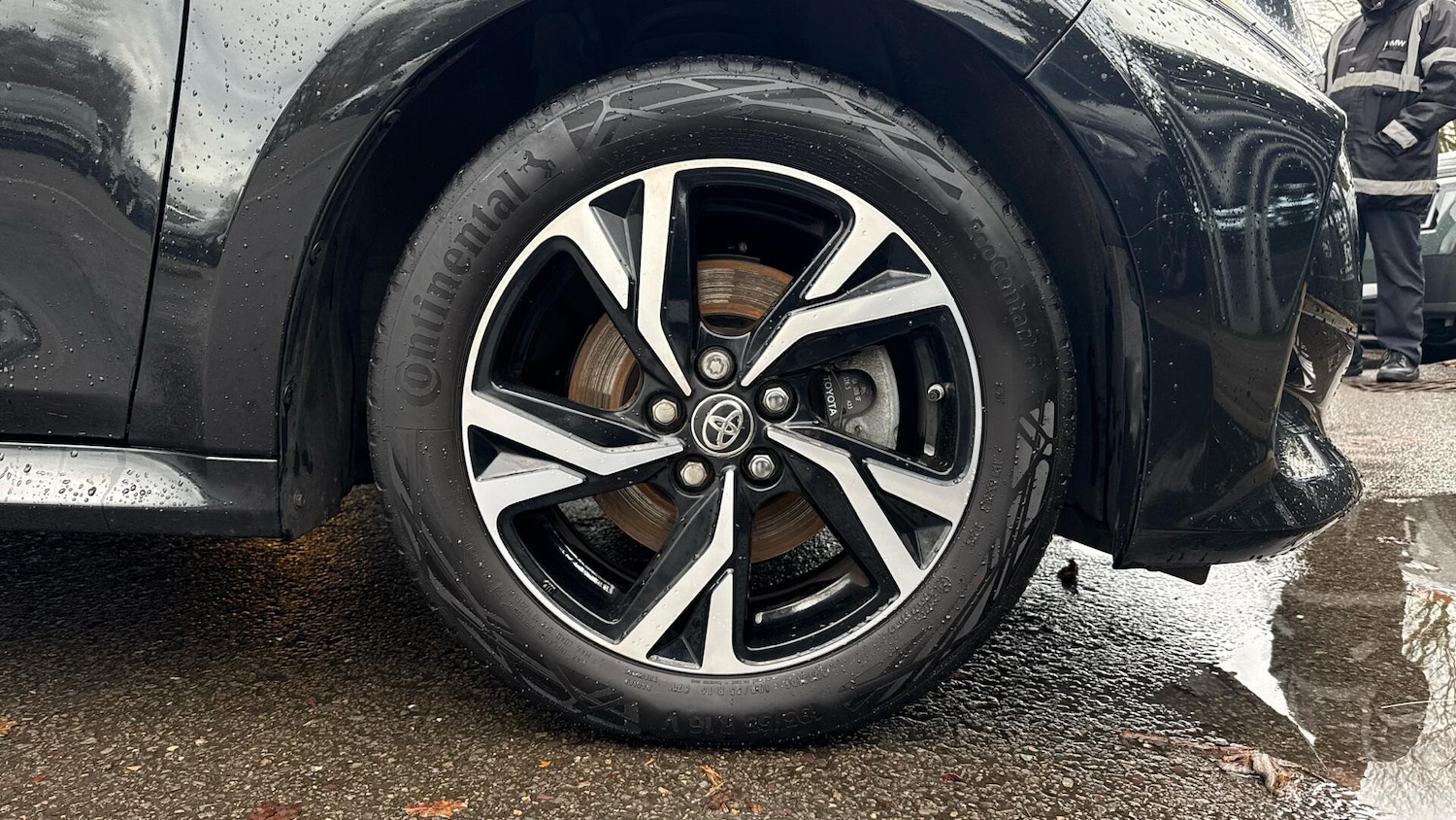 Used Toyota Yaris 2024 for sale - 76772807: Photo 14