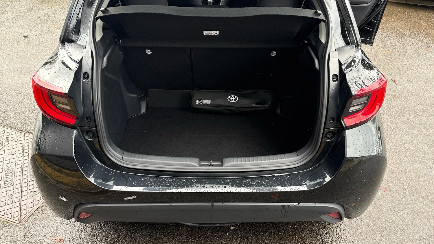 Used Toyota Yaris 2024 for sale - 76772807: Photo 17