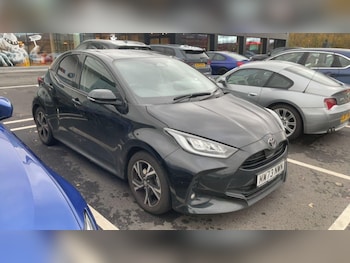 Used Toyota Yaris 2024 for sale - 76772807: Photo