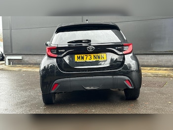 Used Toyota Yaris 2024 for sale - 76772807: Photo