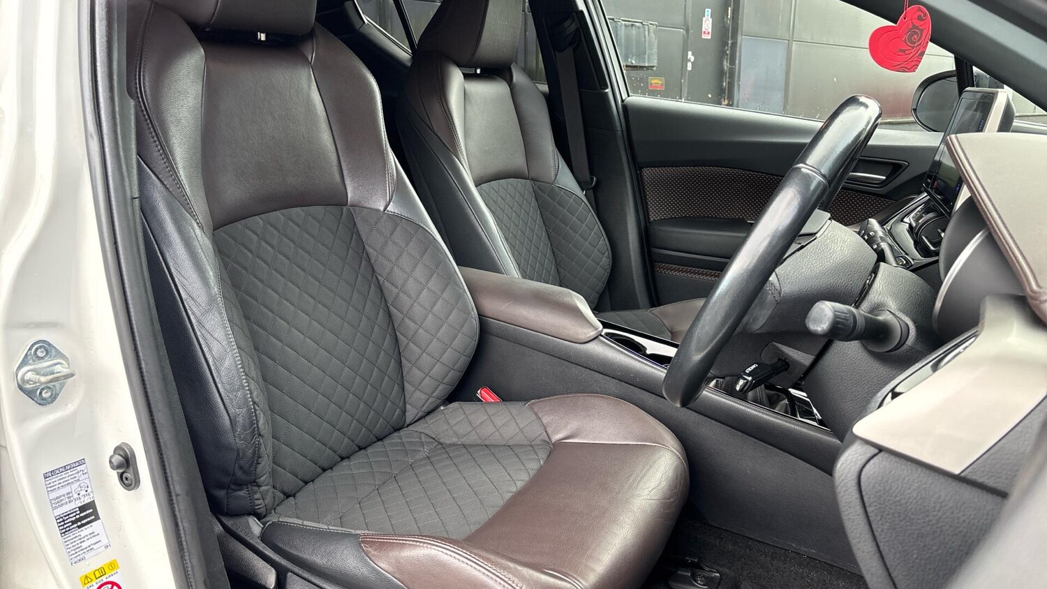 Used Toyota C-HR 2018 for sale - 76781546: Photo 11