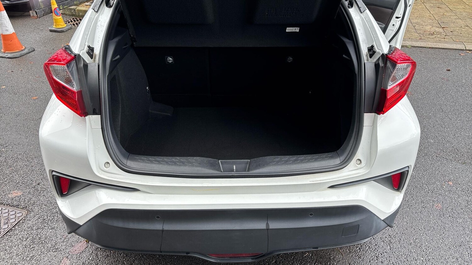 Used Toyota C-HR 2018 for sale - 76781546: Photo 17