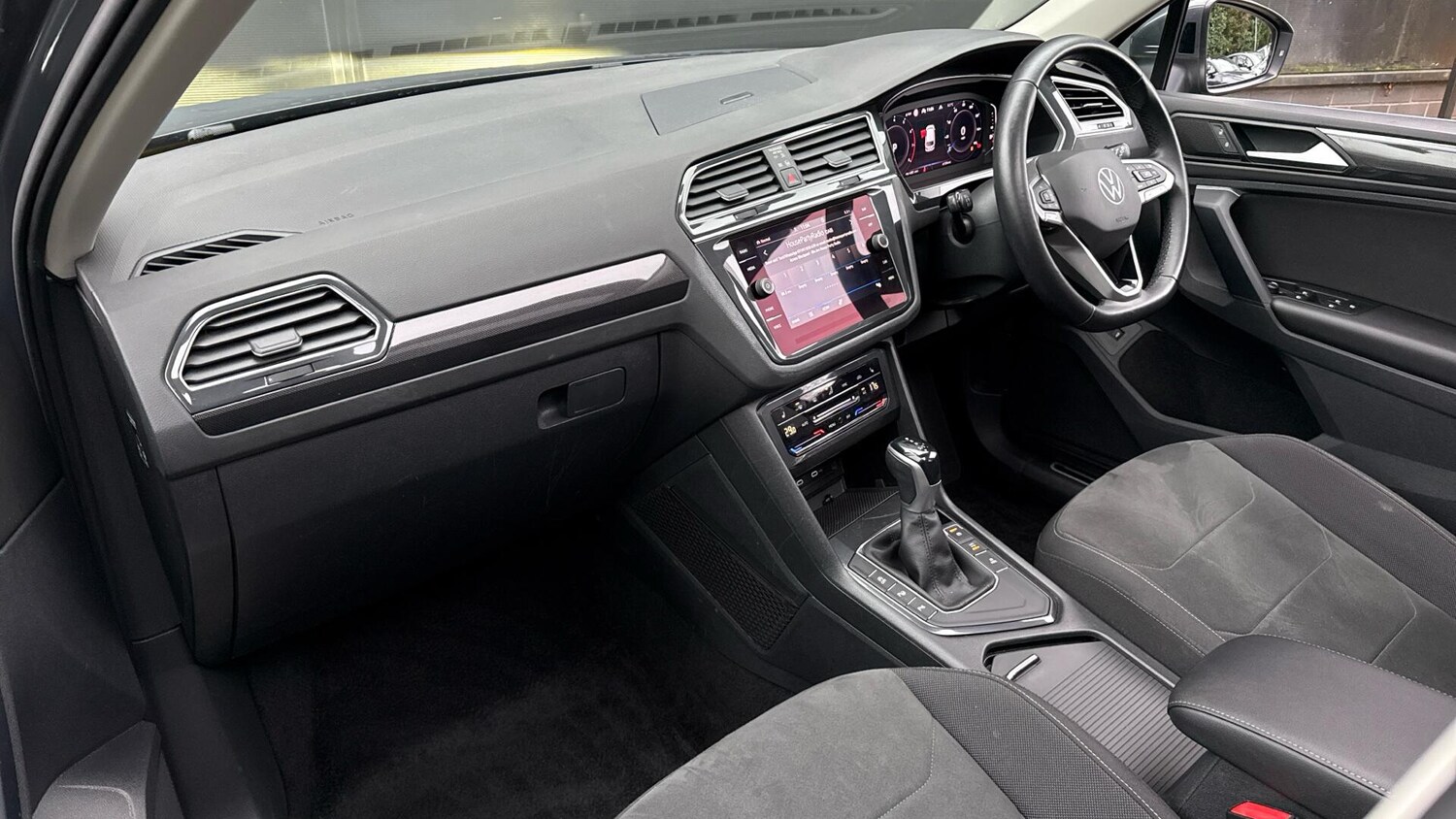 Used Volkswagen Tiguan 2020 for sale - 76772773: Photo 28