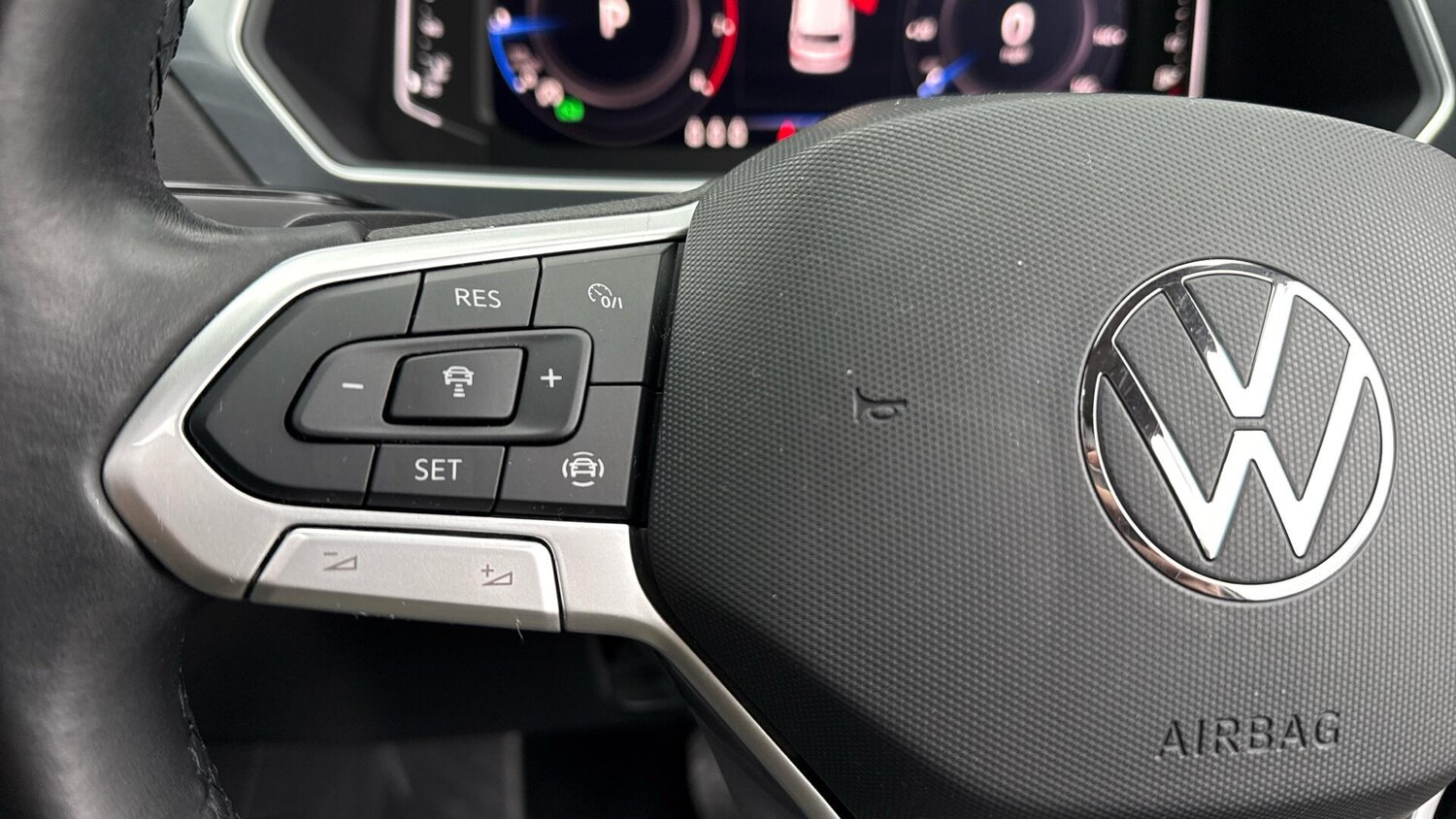 Used Volkswagen Tiguan 2020 for sale - 76772773: Photo 38