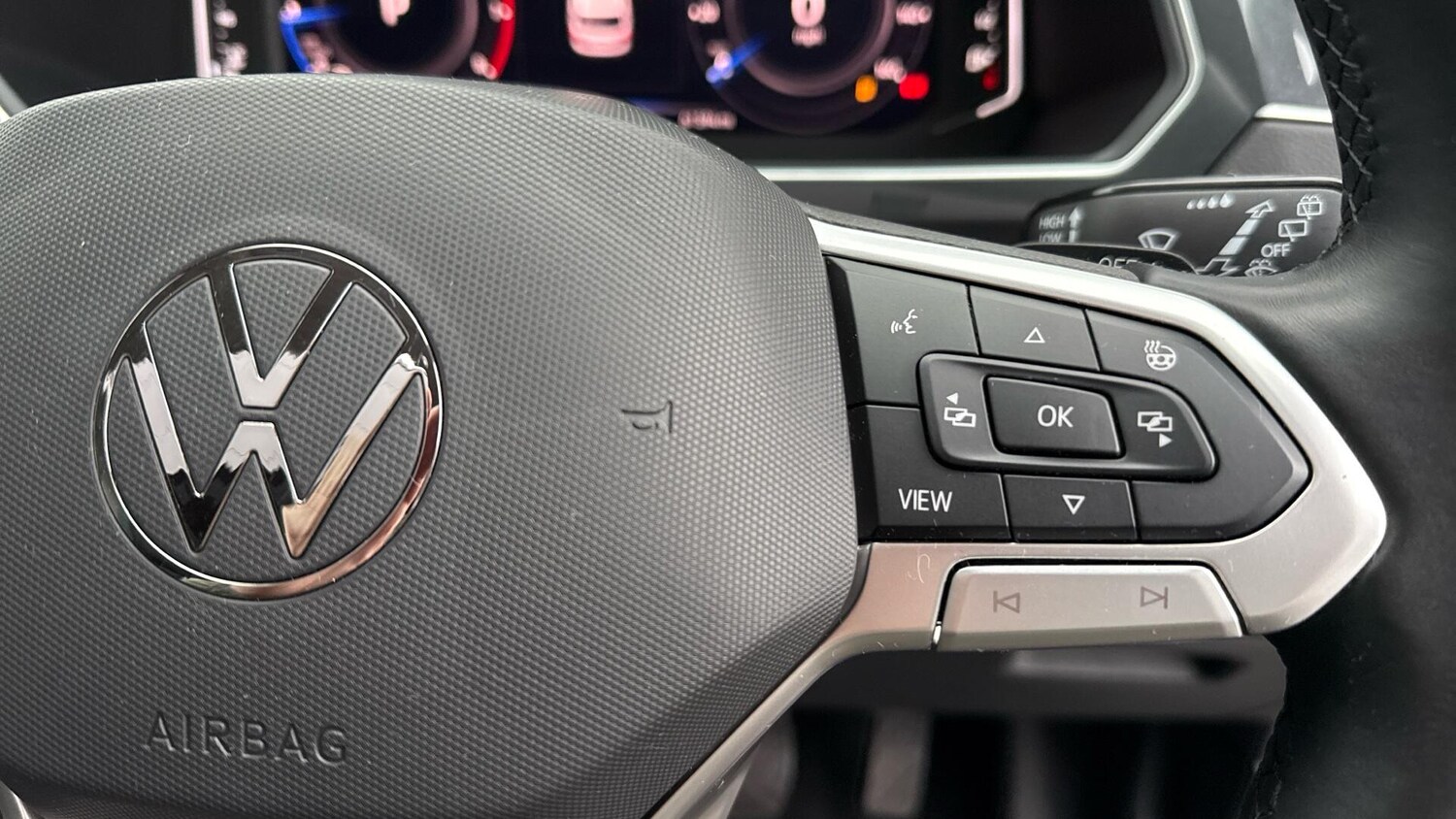 Used Volkswagen Tiguan 2020 for sale - 76772773: Photo 39