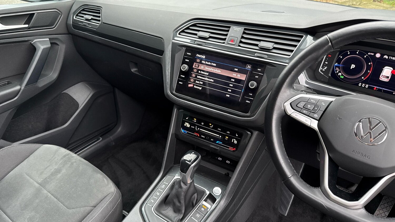 Used Volkswagen Tiguan 2020 for sale - 76772773: Photo 40