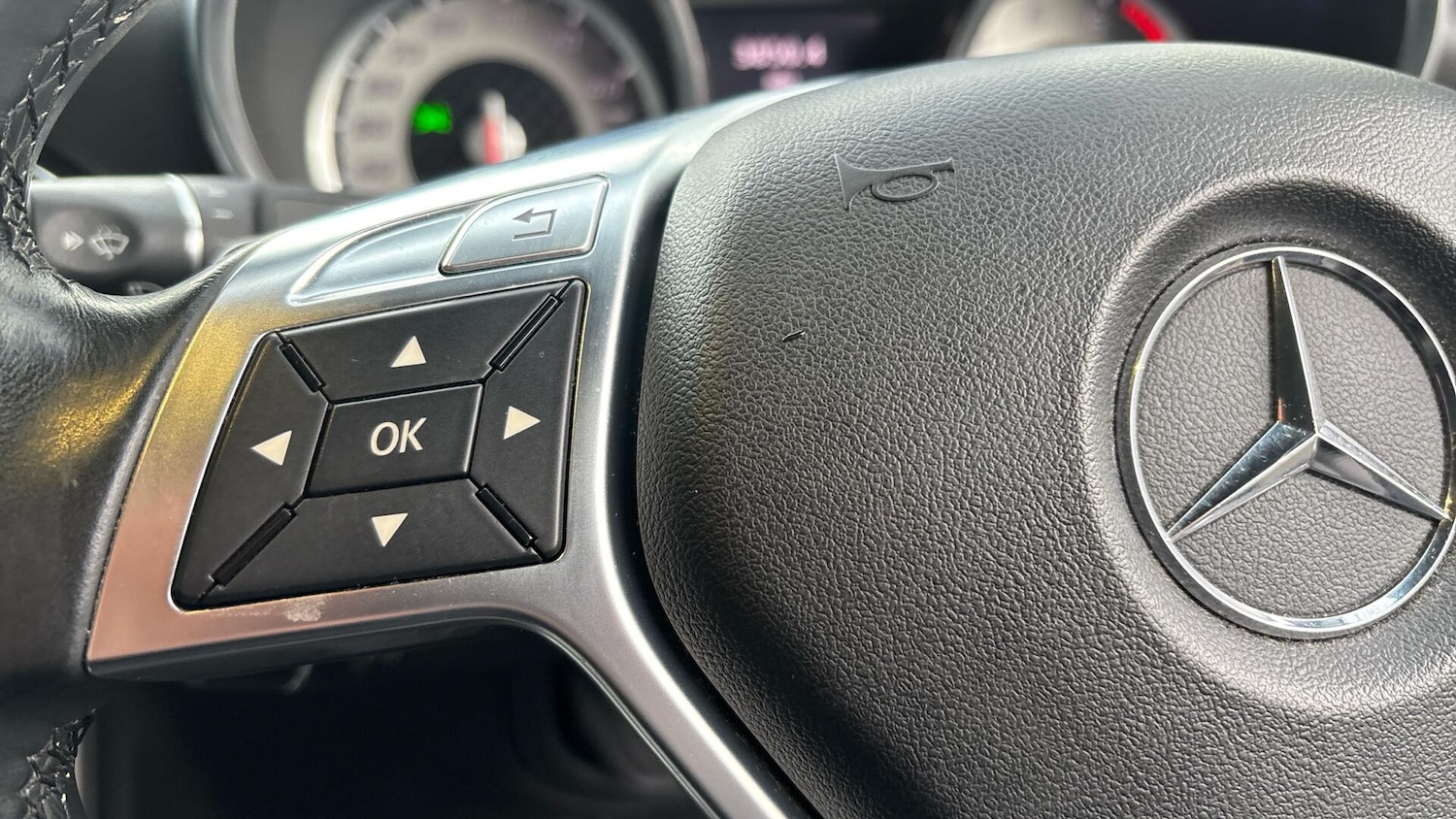 Used Mercedes-Benz SLK 2014 for sale - 76772791: Photo 13