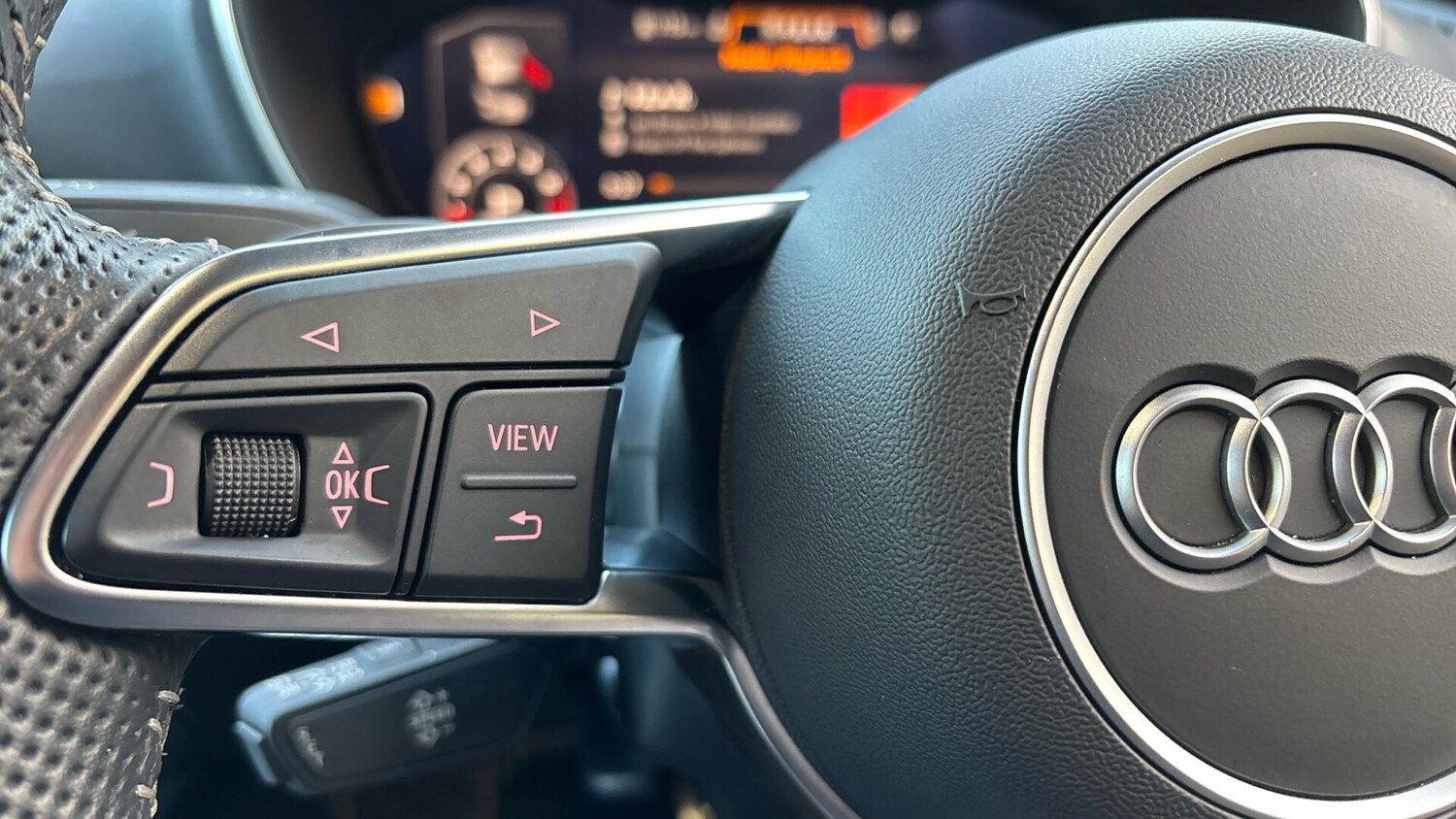 Used Audi TT 2022 for sale - 76772759: Photo 13