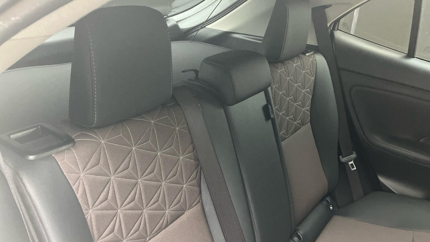 Used Toyota Yaris Cross 2023 for sale - 76824895: Photo 12