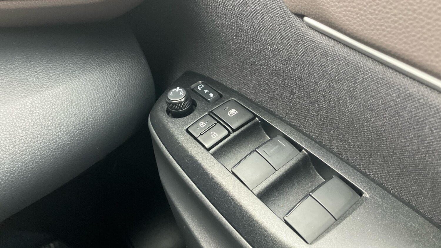 Used Toyota Yaris Cross 2023 for sale - 76824895: Photo 20