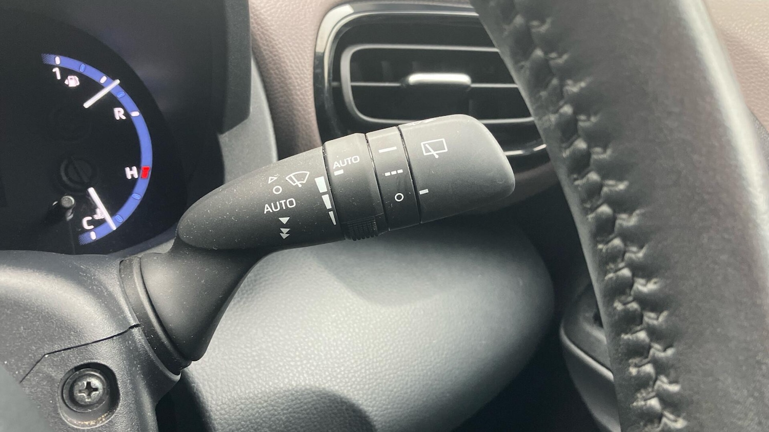 Used Toyota Yaris Cross 2023 for sale - 76824895: Photo 24