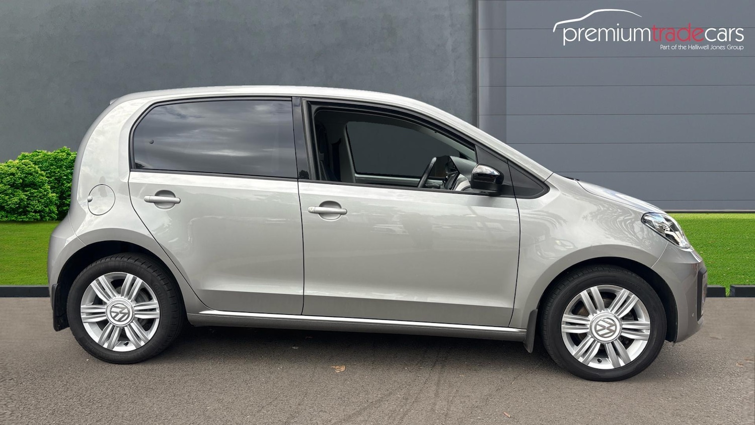Used Volkswagen up! 2020 for sale - 76772798: Photo 2