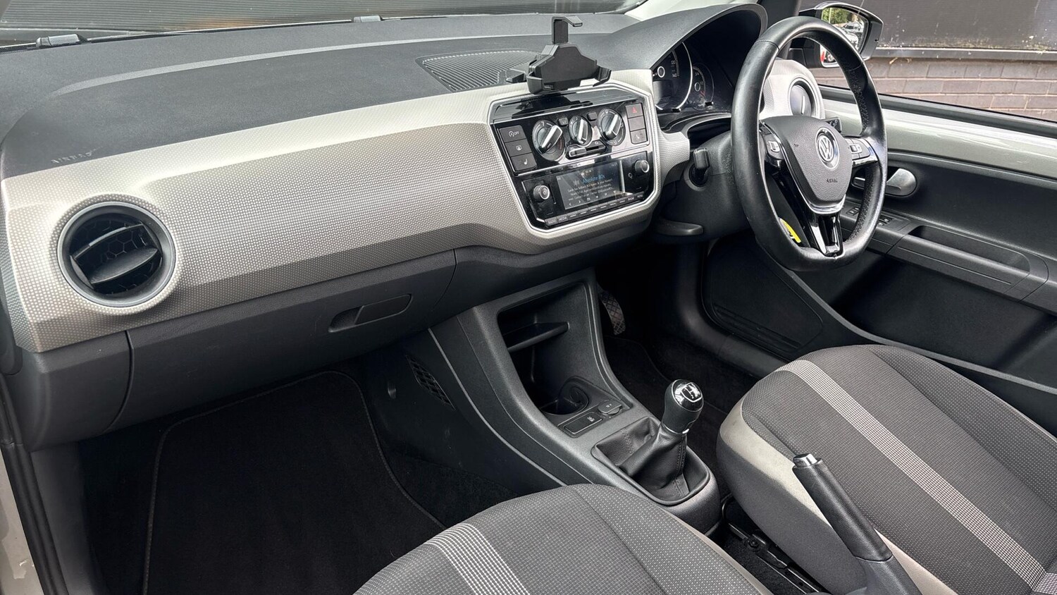 Used Volkswagen up! 2020 for sale - 76772798: Photo 9