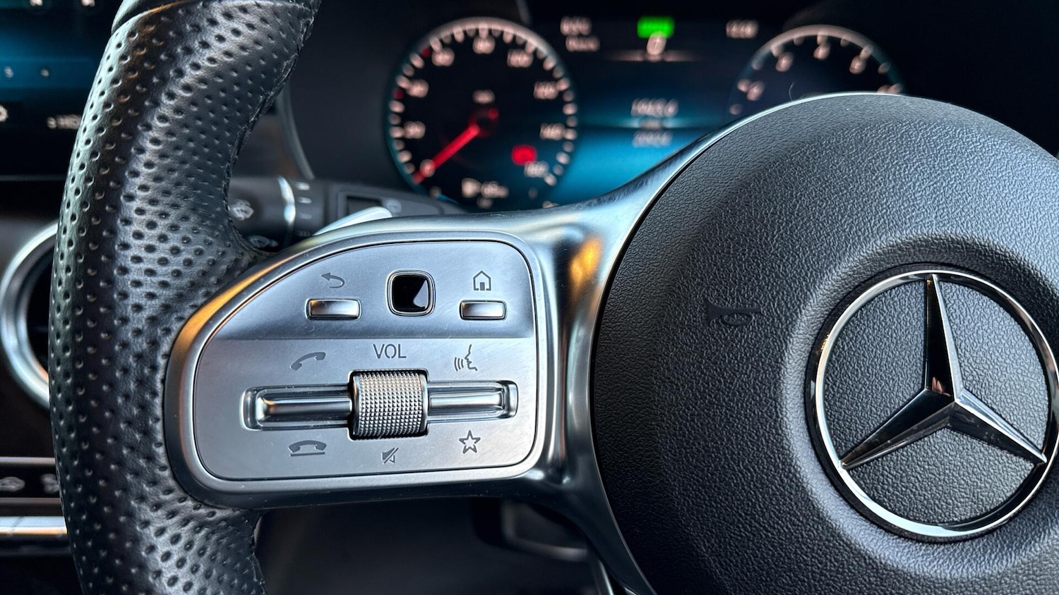 Used Mercedes-Benz GLC 2022 for sale - 76887316: Photo 14