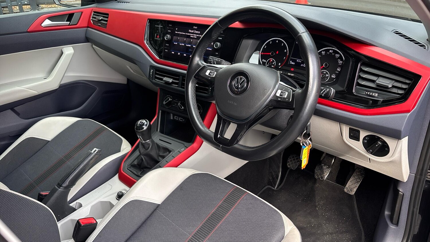 Used Volkswagen Polo 2019 for sale - 76772765: Photo 8