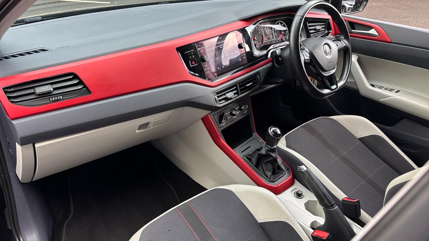 Used Volkswagen Polo 2019 for sale - 76772765: Photo 9