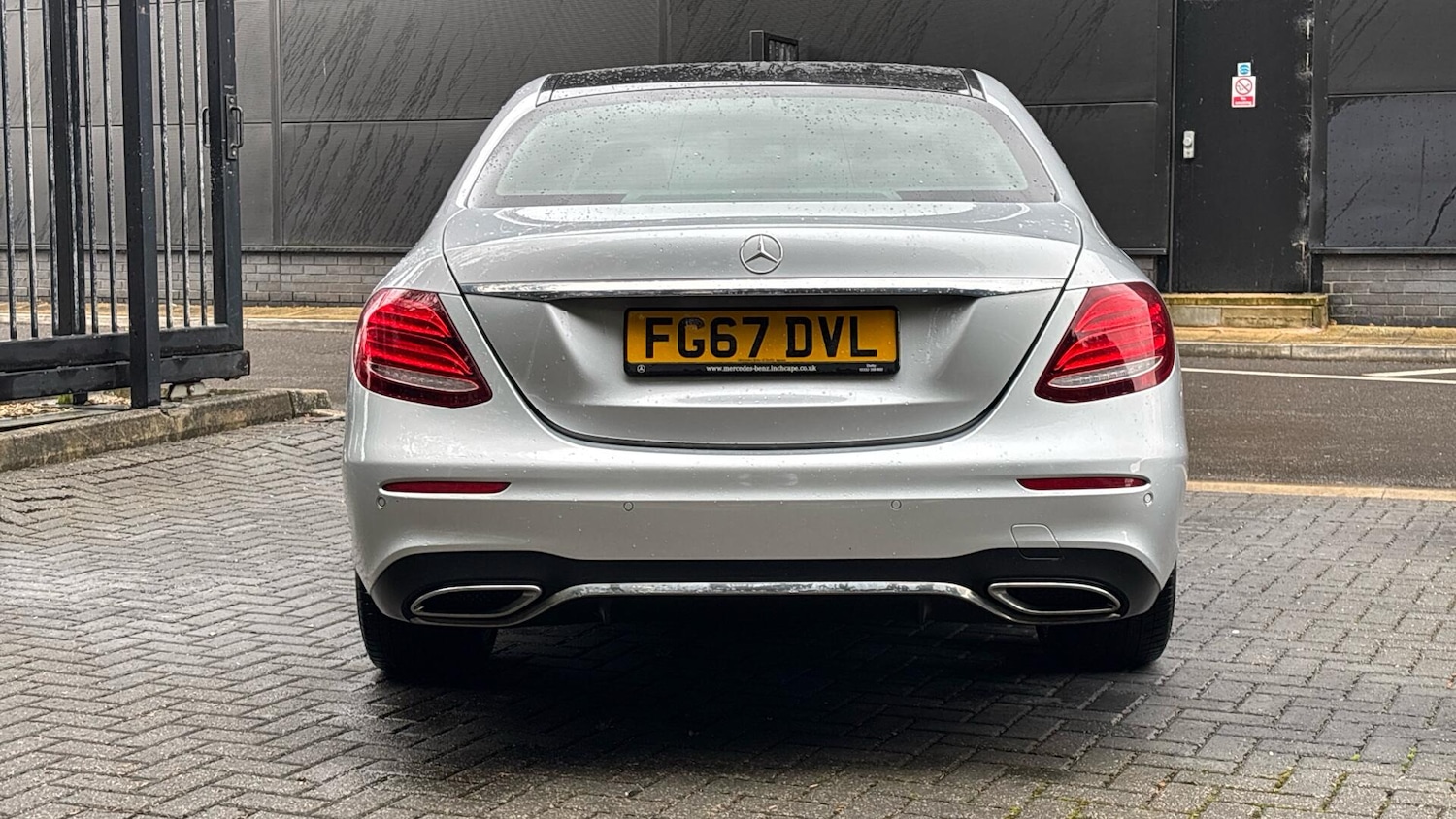 Used Mercedes-Benz E Class 2017 for sale - 76772809: Photo 4