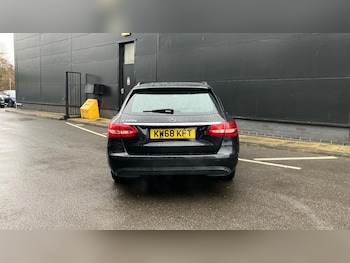 Used Mercedes-Benz C Class 2018 for sale - 77351978: Photo