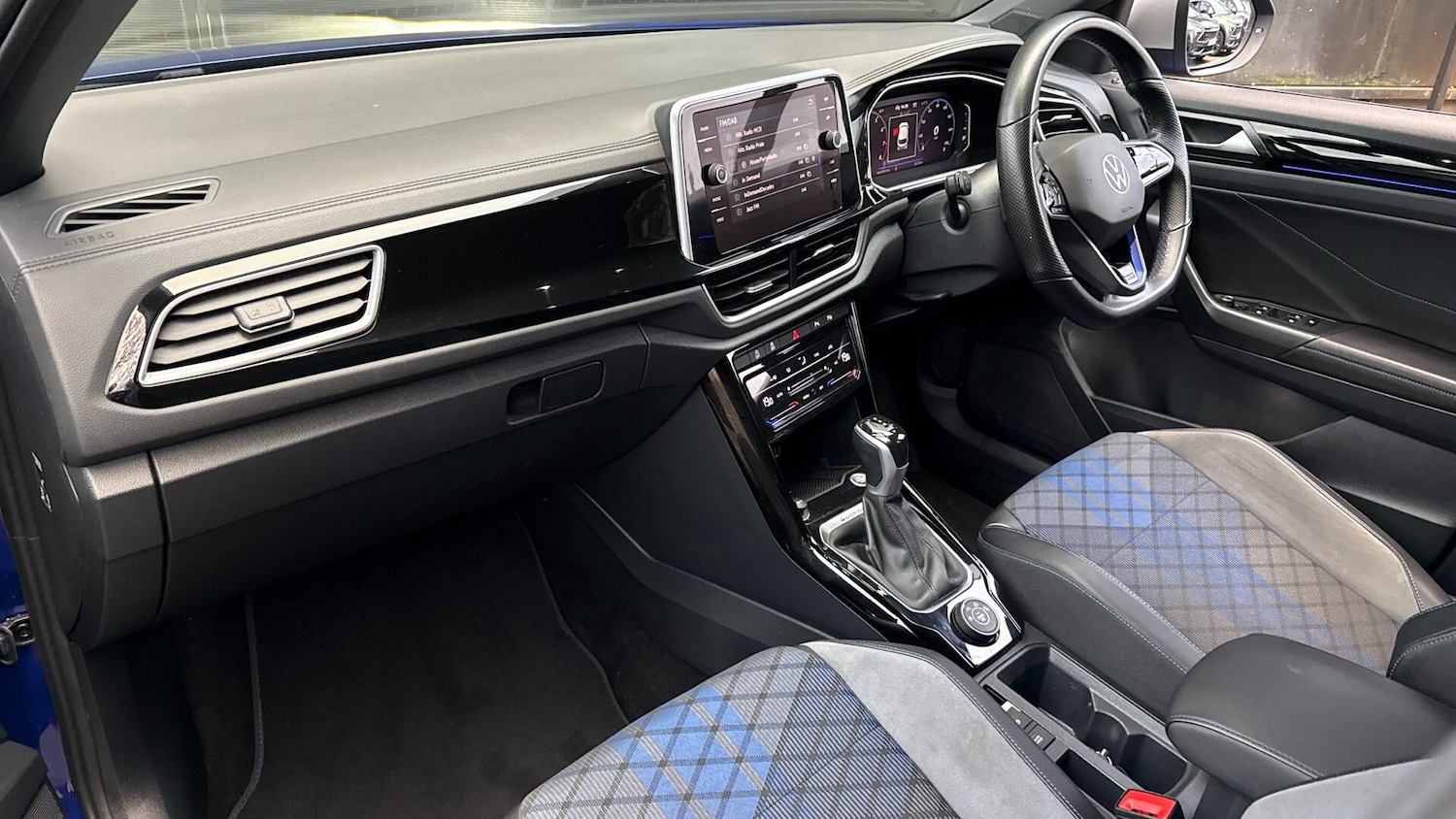 Used Volkswagen T-Roc 2022 for sale - 77016137: Photo 11